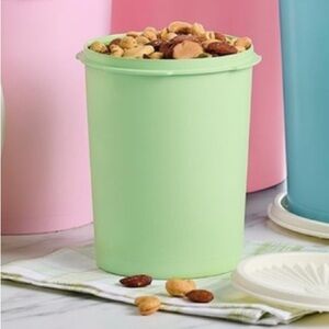 Tupperware Green Pastel Canister - Light Green 6.3x5.1